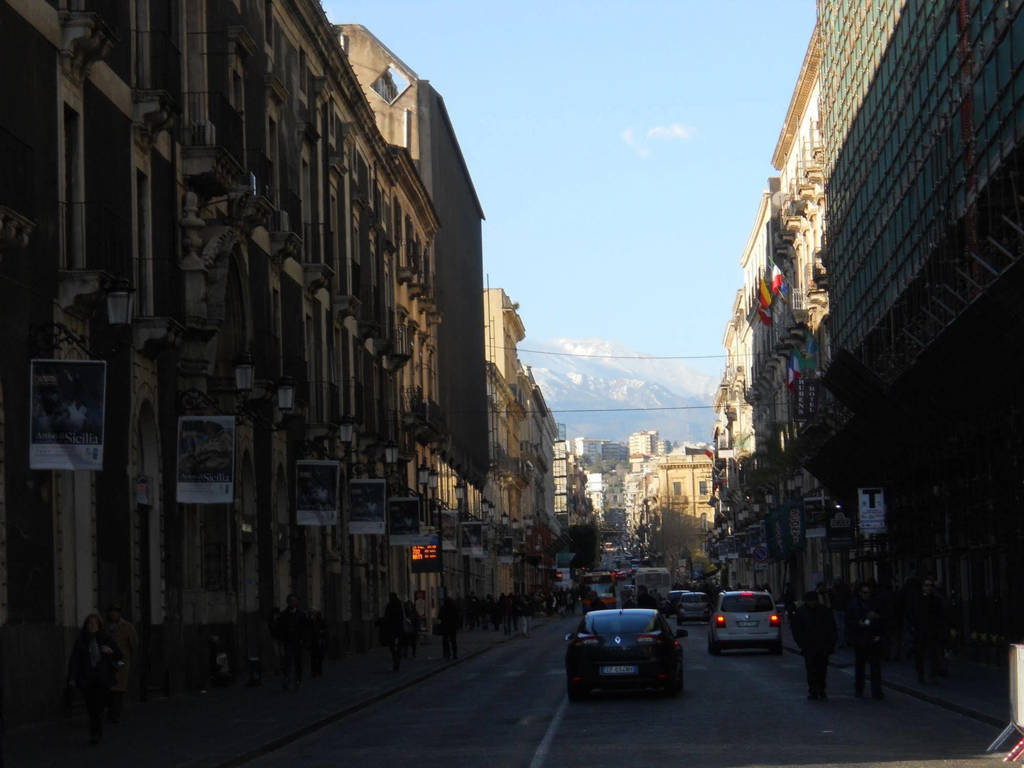 Catania Crossing B&B - Rooms & Comforts Buitenkant foto